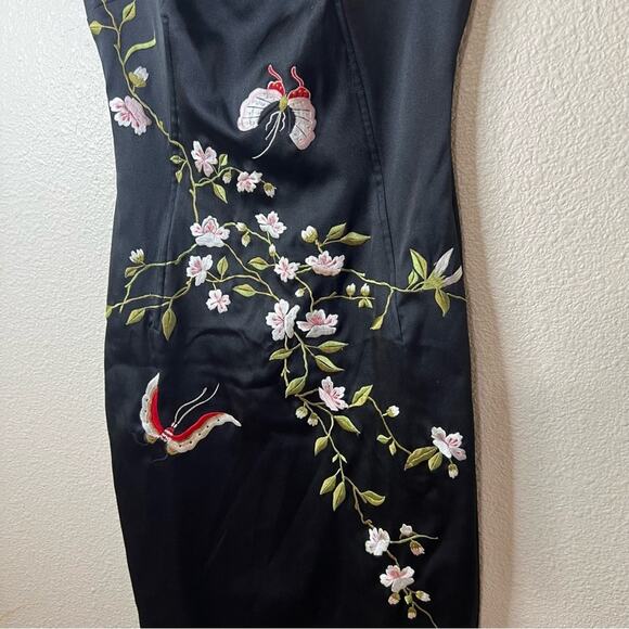 Mandalay | Vintage floral embroidered bird flower satin sheath cocktail dress 4 - Picture 4 of 8